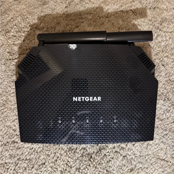 NETGEAR Router - Picture 1 of 6